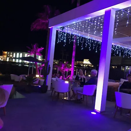 Deluxe 2 Bedroom On Brisas Complex With Large Heated Pool, Close To Villa
