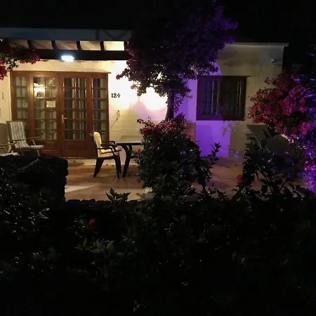Deluxe 2 Bedroom On Brisas Complex With Large Heated Pool, Close To Villa Playa Blanca (Lanzarote)