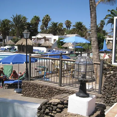 Villa Deluxe 2 Bedroom On Brisas Complex With Large Heated Pool, Close To Playa Blanca (Lanzarote)