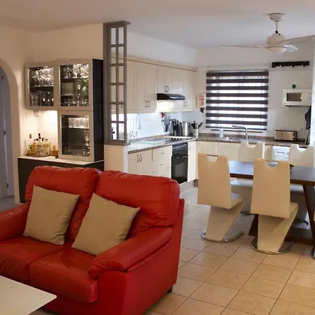 Deluxe 2 Bedroom On Brisas Complex With Large Heated Pool, Close To 빌라